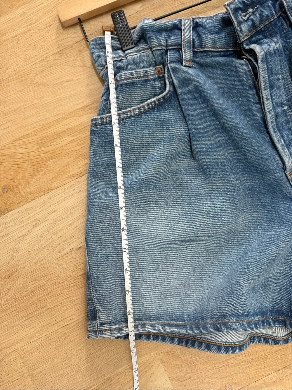 Agolde High-Rise Paperbag Denim Shorts - SIZE 27 - Picture 6 of 6